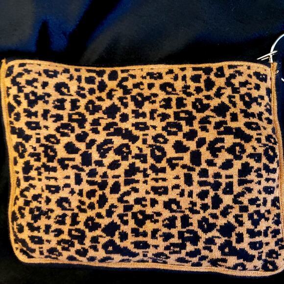 Chico's Animal Print Jacquard Ruana Shawl Sweater w/ Matching Bag | Size L/XL - Picture 8 of 11